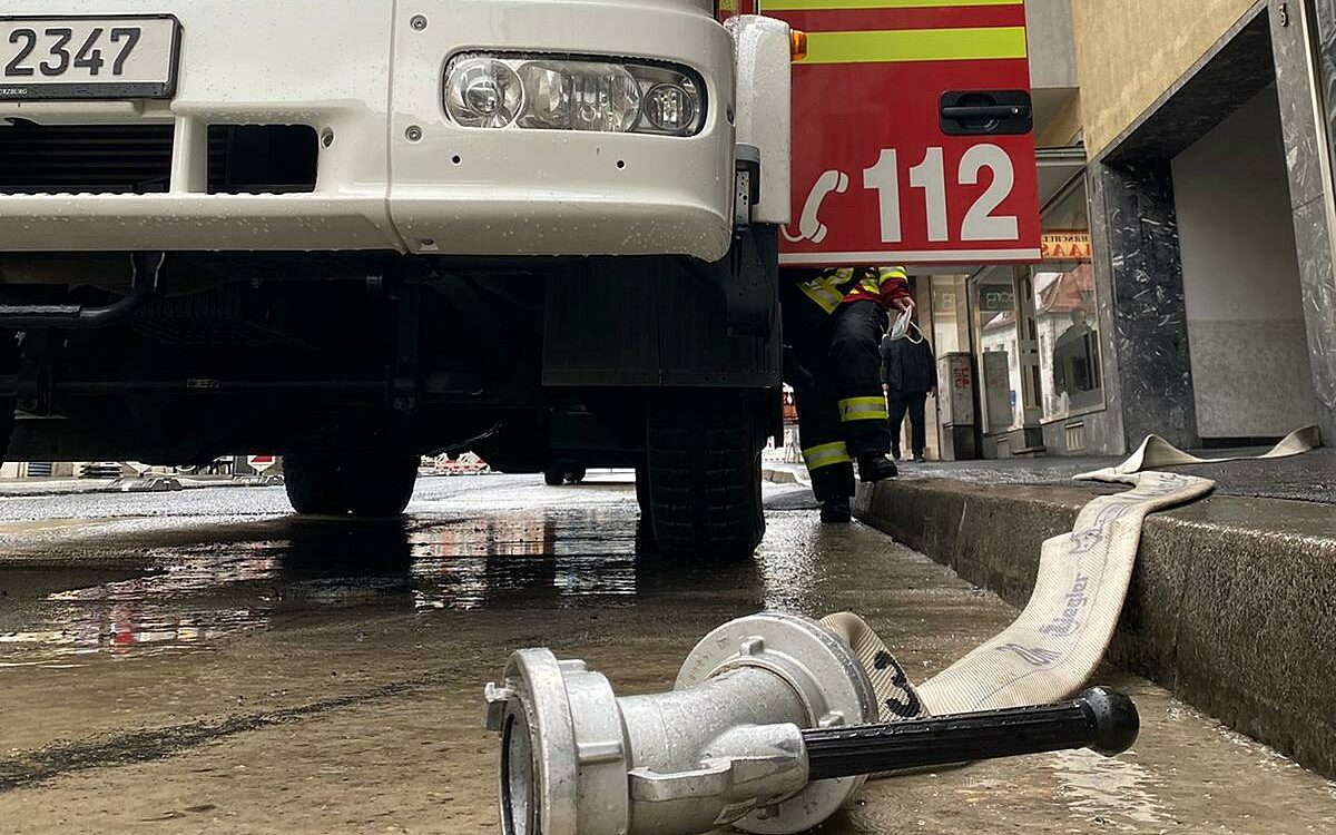 Feuerwehr Textorstraße Dauerregen Feuerwehr Textorstraße Dauerregen